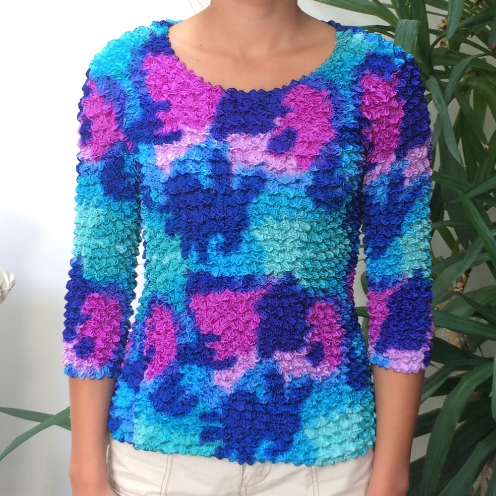 One size fits all! Tie dye crinkle shirt